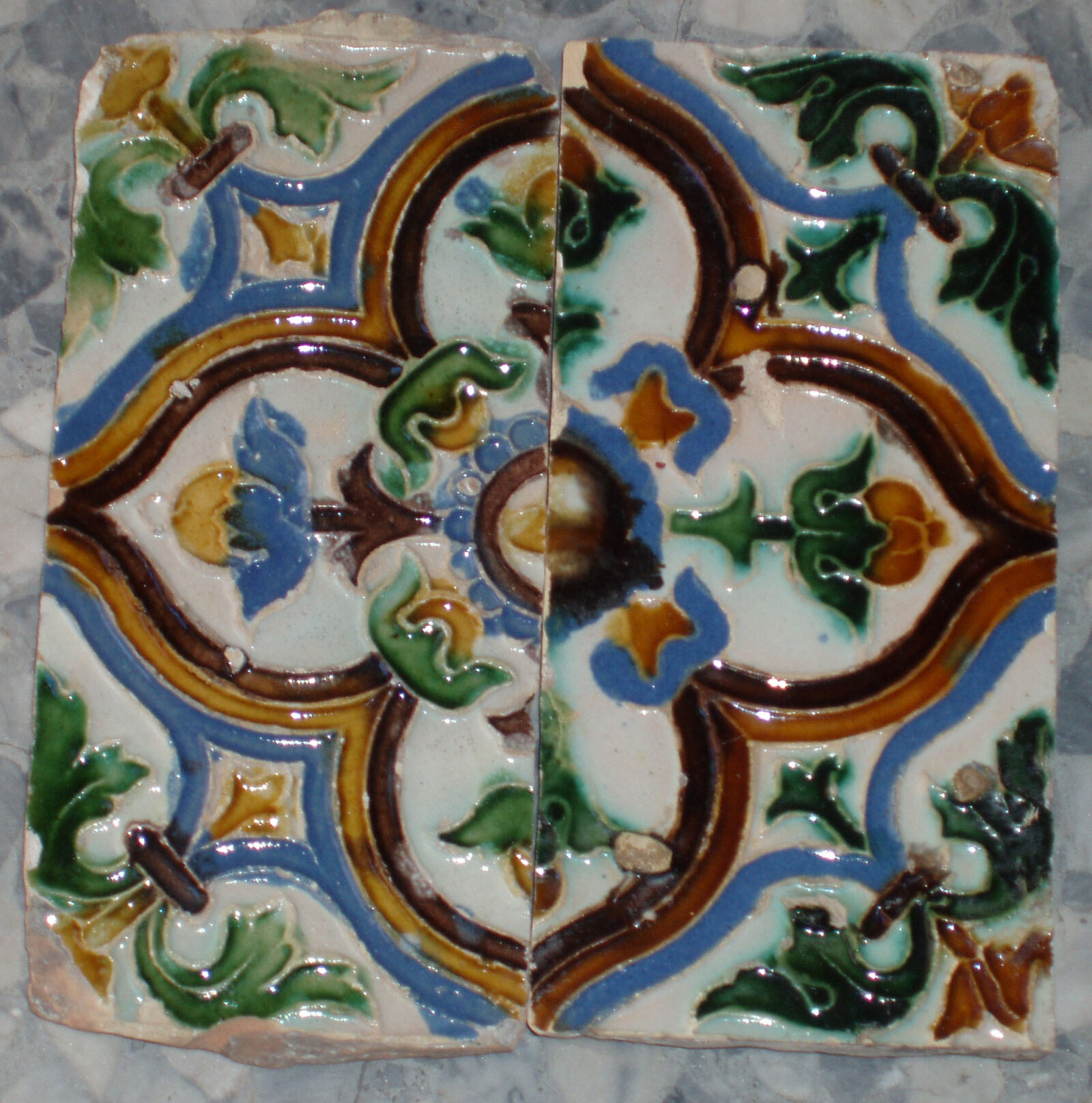 Panel de azulejos de arista de Triana, siglo XVI